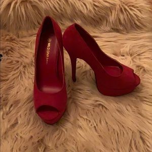 Red pumps